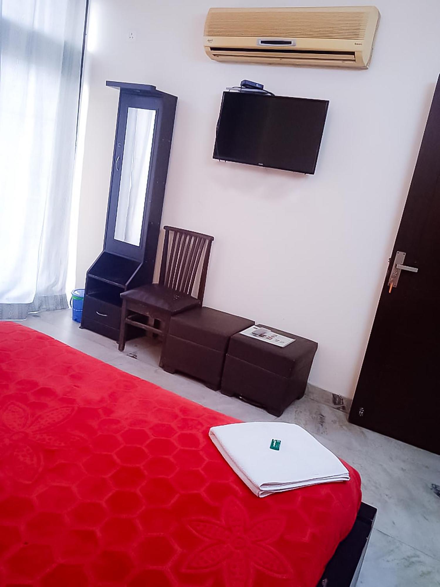 Deluxe Room In Cr Park Új-Delhi Kültér fotó
